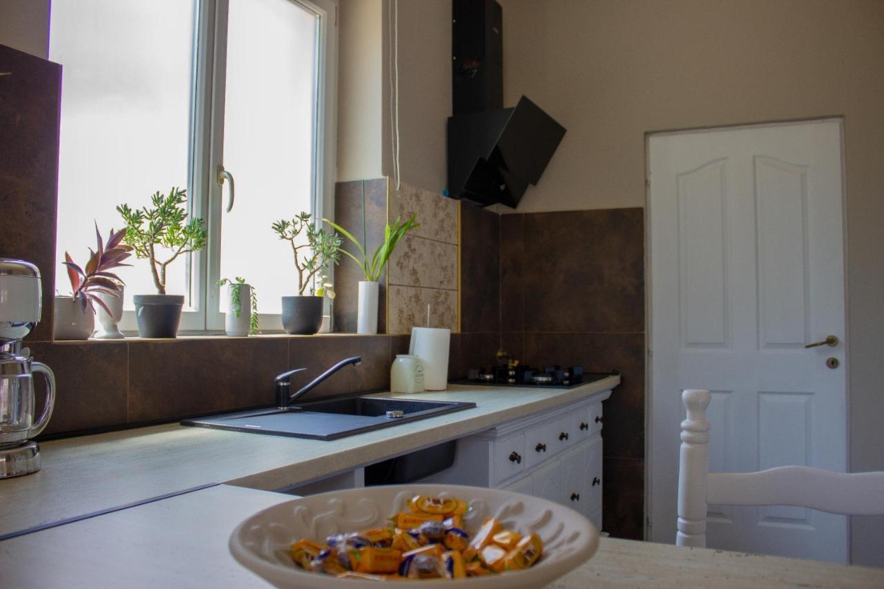 Yox Apartment 1 ออราแด ภายนอก รูปภาพ
