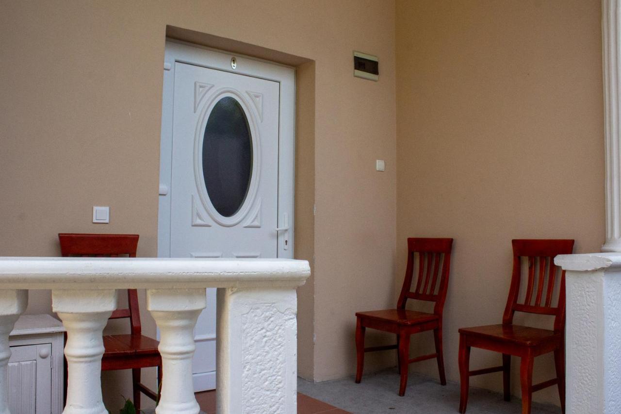 Yox Apartment 1 ออราแด ภายนอก รูปภาพ